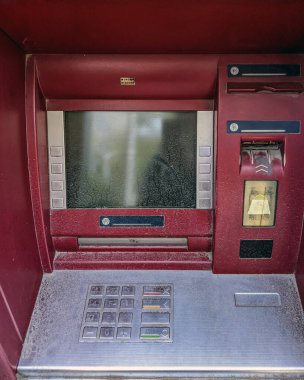ATM çalışmıyor. Ekran yanmıyor. Terk edilmiş ATM para dağıtmıyor