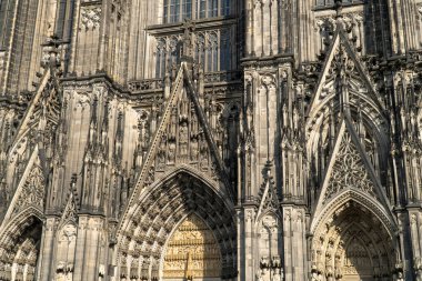 Köln Katedrali Alman Katolik ve Gotik mimarisinin ünlü bir anıtıdır ve Almanya 'nın bir sembolüdür.