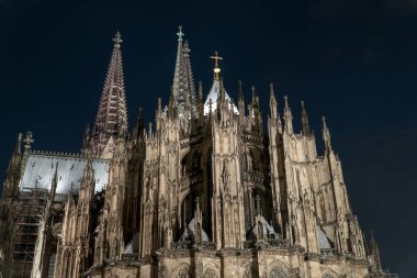 Köln Katedrali Alman Katolik ve Gotik mimarisinin ünlü bir anıtıdır ve Almanya 'nın bir sembolüdür.