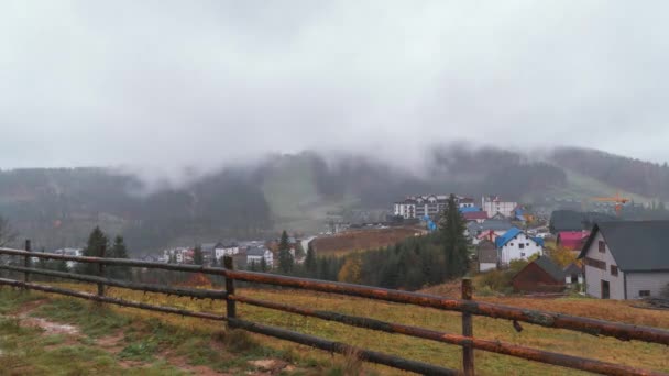 Ceața Mișcă Rapid Regiunea Muntoasă Carpaților — Videoclip de stoc