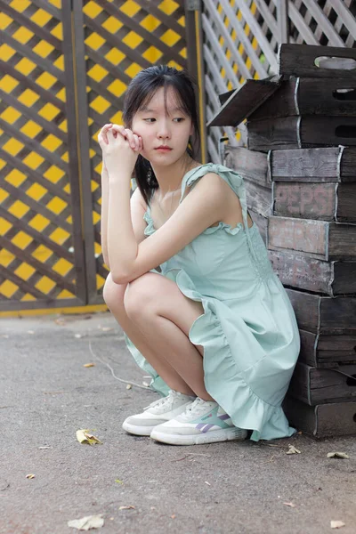 Asia Thai Flicka Grön Klänning Vacker Flicka Leende Och Koppla — Stockfoto