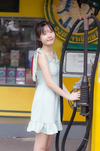 Asia Tailandesa Chica Verde Vestido Hermosa Chica Sonrisa Relajarse — Foto de Stock
