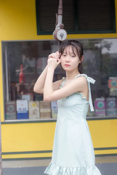 Asiatisch Thai Girl Green Dress Schöne Mädchen Smile Und Relax — Stockfoto