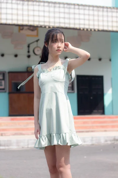 Ázsiai Thai Lány Zöld Ruha Gyönyörű Lány Mosoly Pihenés — Stock Fotó