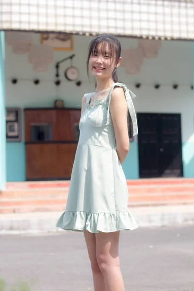 Asia Thai Gadis Gaun Hijau Gadis Cantik Tersenyum Dan Rileks — Stok Foto