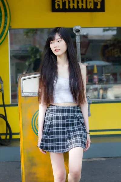 Portret Van Japan Volwassen Mooi Meisje Wit Shirt Geruite Rok — Stockfoto