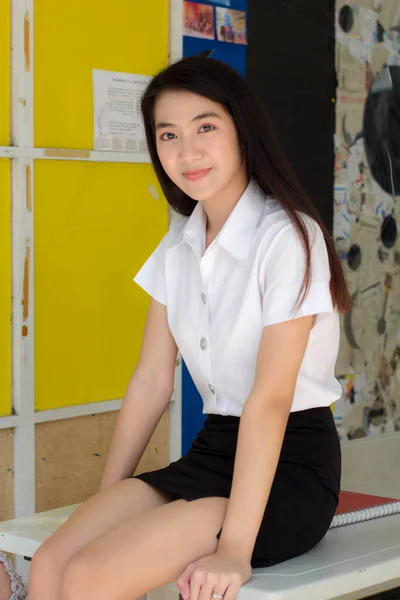 Thai Voksen Student Uniformen Vakker Jente Smiler Slapper – stockfoto