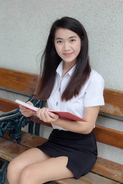 Thai Ενηλίκων Φοιτητής Πανεπιστήμιο Στολή Όμορφο Κορίτσι Διαβάσει Ένα Βιβλίο — Φωτογραφία Αρχείου