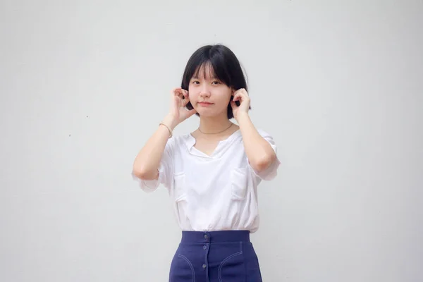 Asia Thai Teen White Tişörtü Güzel Kız Dinlemiyor — Stok fotoğraf