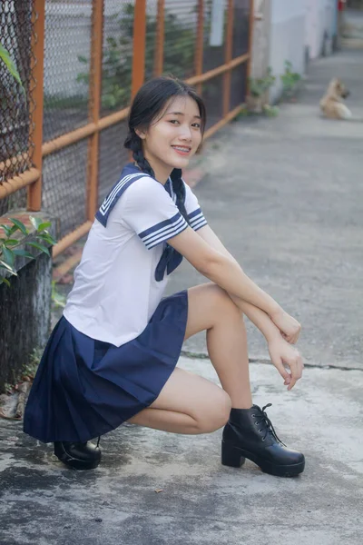 Giapponese Teen Bella Ragazza Uniforme Studente Felice Rilassarsi — Foto Stock