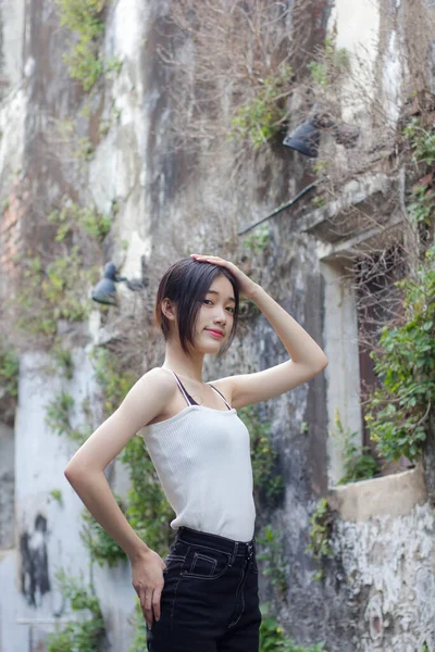 Asia Thai Flicka Vit Klänning Vacker Flicka Leende Och Koppla — Stockfoto