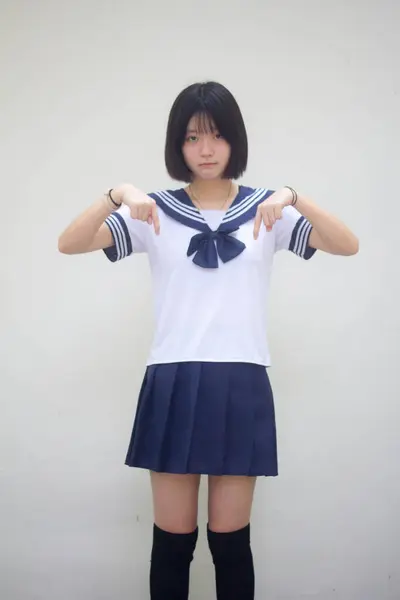 Japon Genç Güzel Kız Öğrenciyi Işaret Ediyor — Stok fotoğraf