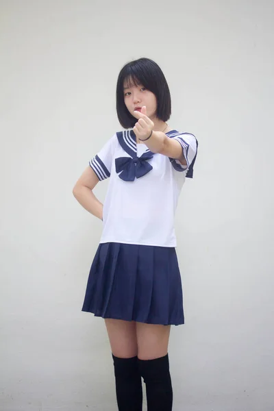 Japon Ergen Güzel Kız Öğrencinin Kalbini Verir — Stok fotoğraf