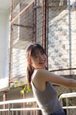 Asia Thai kızı Scott güzel giyin kız gülümse ve rahatla