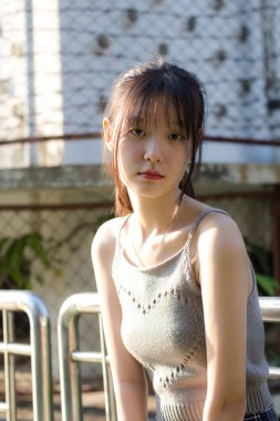 Asia Thai kızı Scott güzel giyin kız gülümse ve rahatla