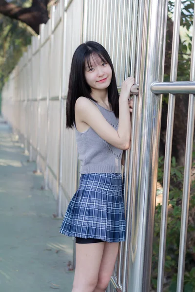 Azjatyckie Tajskie Dziewczyna Scott Sukienka Piękne Dziewczyna Uśmiech Relaks — Zdjęcie stockowe