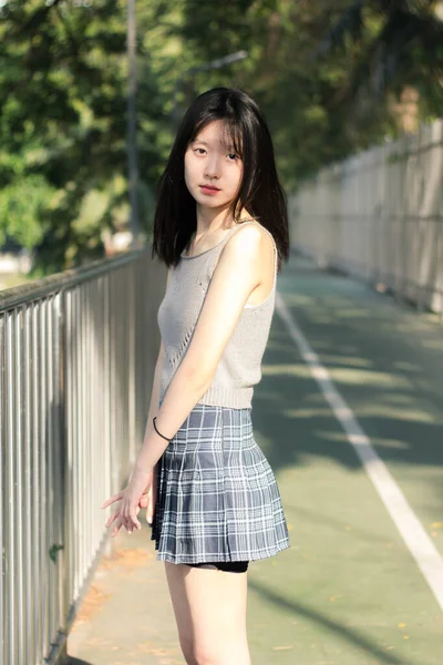 Asiatisch Thai Girl Scott Kleid Schön Mädchen Smile Und Entspannen — Stockfoto