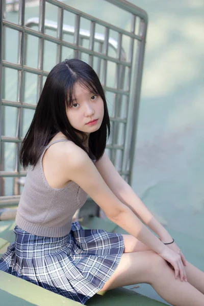 Asia Thajská Dívka Scott Šaty Krásná Dívka Úsměv Relaxovat — Stock fotografie