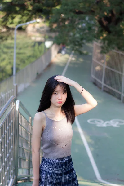 Ásia Tailandês Menina Scott Vestido Bonito Menina Sorriso Relaxar — Fotografia de Stock