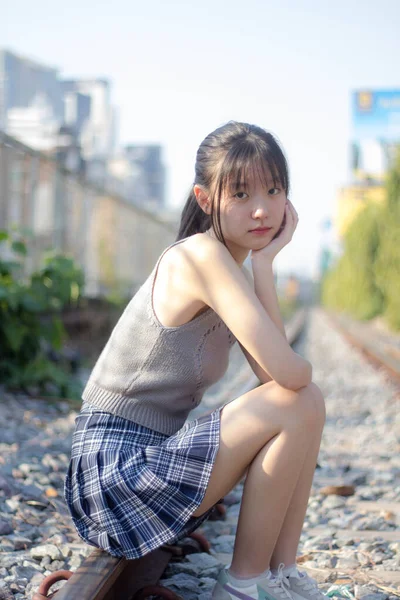 Asia Thajská Dívka Scott Šaty Krásná Dívka Úsměv Relaxovat — Stock fotografie