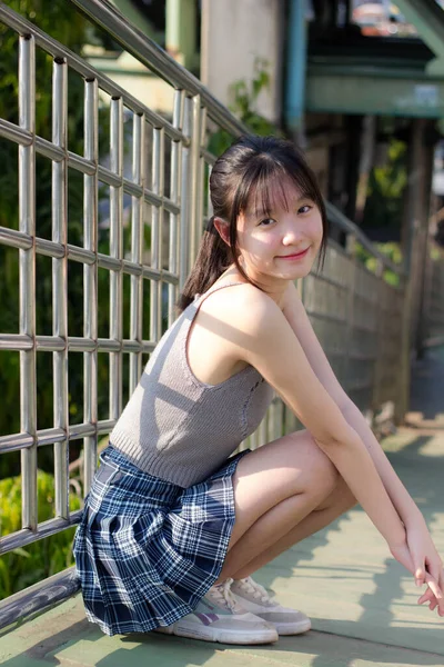 Ásia Tailandês Menina Scott Vestido Bonito Menina Sorriso Relaxar — Fotografia de Stock