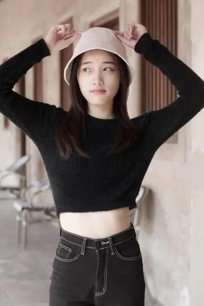 Asia Thajky Teen Černé Tričko Krásná Dívka Úsměv Relaxovat — Stock fotografie
