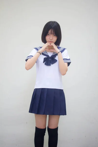 Ιαπωνική Έφηβος Όμορφο Κορίτσι Στο Μαθητή Δώσει Καρδιά — Φωτογραφία Αρχείου