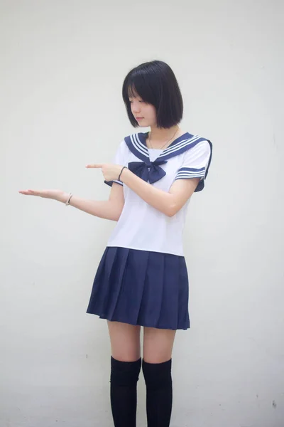 日本十多岁的漂亮女孩手拉手 — 图库照片