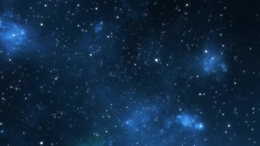 Uzayda parlak mavi yıldızlar ve nebula arasında uçuyor. Galaksinin dış uzayda parlak bir yıldıza doğru keşfi. Yüksek kalite 4k görüntü