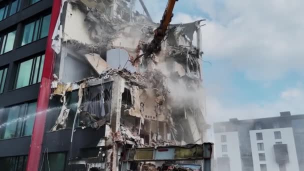 Rebuilding City Construction Equipment Demolishes Office Block Build New Office — Stock Video