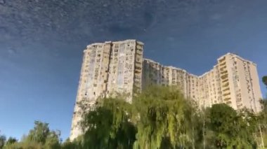 Sudaki ev yansımaları