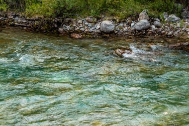 Louise Gölü boyunca bir gezinti Banff Ulusal Parkı Alberta Kanada