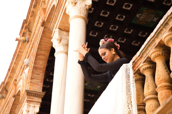 Beautiful Teenage Flamenco Dancer Brown Hair Stands Balcony Two White — Stockfoto