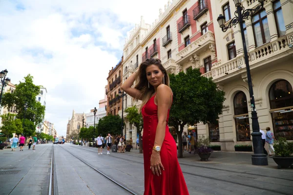Beautiful Young Woman Red Silk Dress Posing Photo Session Avenue — Stok fotoğraf