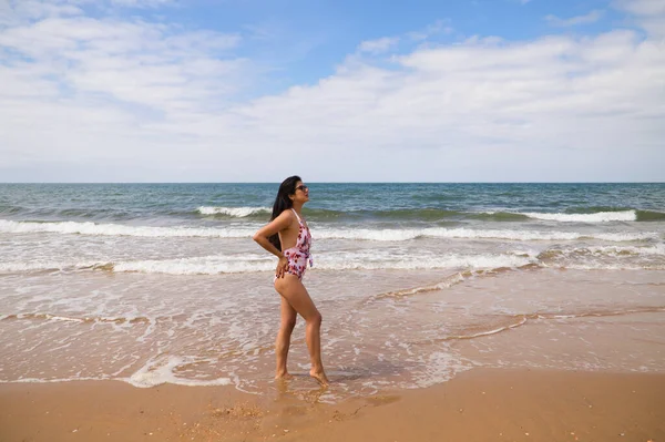 Beautiful Young Latin Woman Walking Shore Beach Posing Photos Beautiful — Photo
