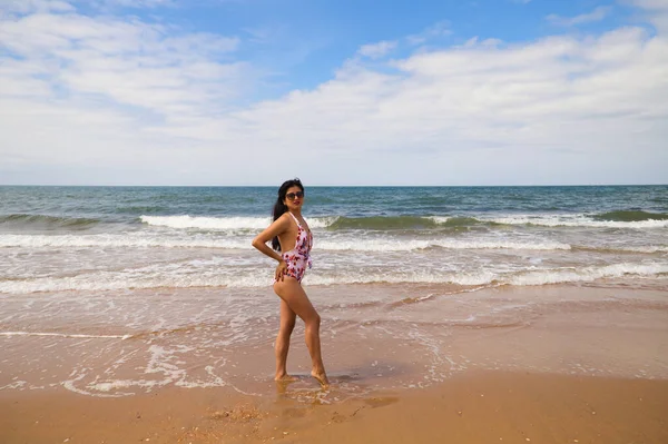 Beautiful Young Latin Woman Walking Shore Beach Posing Photos Beautiful — Stock Fotó