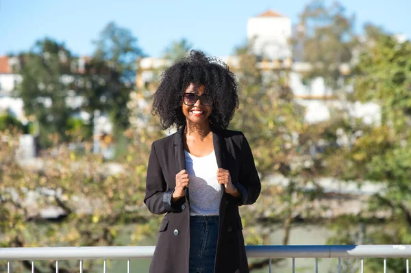 Young Beautiful Black Woman Afro Hair Dressed Casual Clothes Seville — Stock Photo, Image