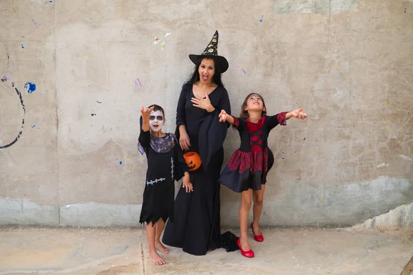 Happy Halloween Young Beautiful Woman Boy Girl Dressed Halloween Party — 스톡 사진