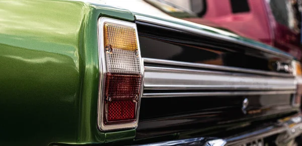 Заднє Світло Зеленої Машини Унікальне Червоне Світло — стокове фото