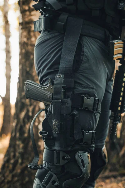Airsoft Soldat Wald Soldat Beim Abbau Seiner Ausrüstung Junger Mann — Stockfoto