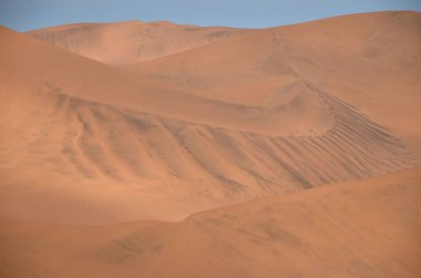 Sossusvlei 'nin kumullarındaki güzel yapılar