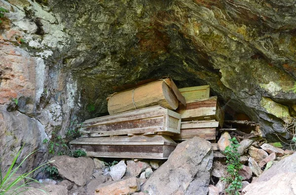 Саркофаг Пещере Недалеко Сагады Филиппины — стоковое фото
