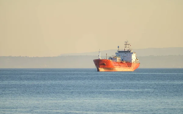 Lpg Tanker Loď Kotvící Úžině Messina Při Západu Slunce Sicílie Stock Obrázky