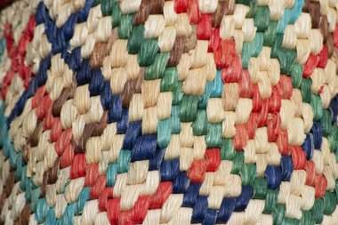 Brezilya 'nın So Paulo eyaletinden elde üretilen kuru mısır kamışından (sepetler, torbalar, minderler) elde üretilen ürünler.