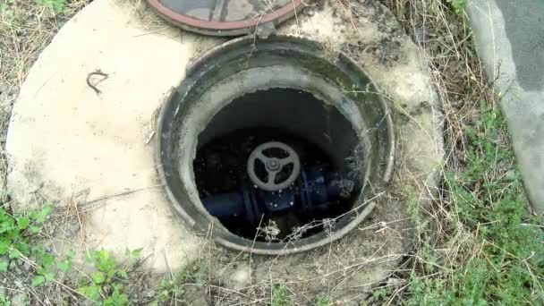 古い錆びた水道管 水圧バルブステーションプラント産業処理浄化装置 — ストック動画