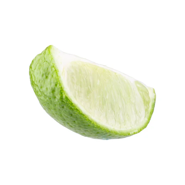 Limonki Plasterkach Kwaśny Zielony Owoc Izolowany Białym Tle — Zdjęcie stockowe