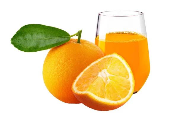 Frische Orangenfrüchte Und Ein Glas Orangensaft Auf Weißem Hintergrund — Stockfoto