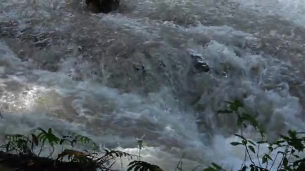Медленное Движение Каскада Водопадов Чистый Водопад Лаосе Водопады Куанг Луанг — стоковое видео