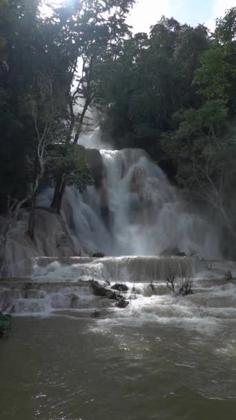 Zpomalení Pohybu Krásné Jasný Vodopád Kaskády Tropickém Deštném Pralese Kuang — Stock video