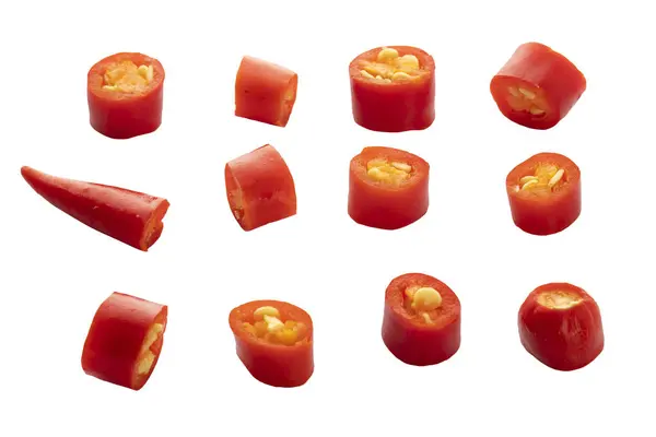 Gesneden Rode Hete Chili Pepers Geïsoleerd Een Witte Achtergrond — Stockfoto